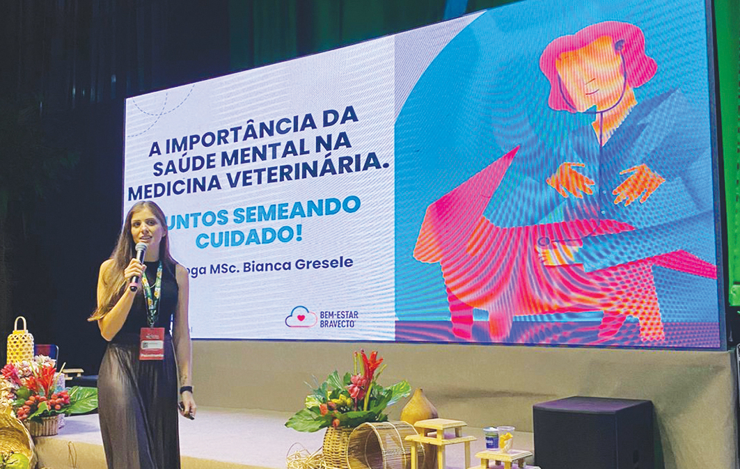 Psicóloga Bianca Gresele em palestra apoiada pela MSD Saúde Animal. Créditos: Divulgação MSD 