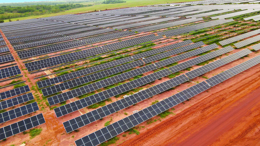 Complexo de Castilho, SP, em operação para fornecer energia solar às fábricas da PremieRpet®. Créditos: Divulgação PremieRpet 