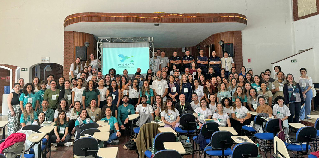 Participantes do IV Encontro Técnico Nacional de Centros de Triagem e Reabilitação de Animais Silvestres . Créditos: Divulgação Enacs 